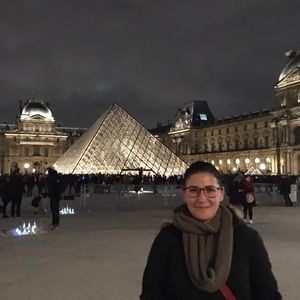 Meet your Posher, Nihan